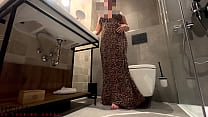 étudiante bien roulée en robe sexy Leo baisée dans la salle de bain, projectfundiary