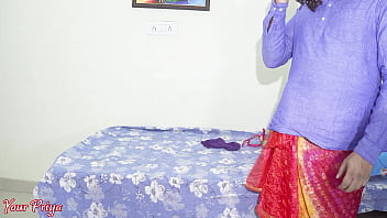 coño peludo Bahu Priya orinada en la cama durante una follada dura y un anal fallido en audio hindi