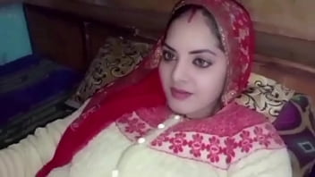 vídeo pornô bucetinha apertada de 18 anos recebe gozada na vagina molhada, relação sexual de Lalita bhabhi com meio-irmão, sexo indiano