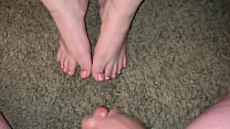 Cumshots auf ihre heißen Latina-Füße (POV-Sperma auf Füßen und Zehen) Band 2