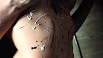 Une émission YouTube et Busty Beauty aux gros faux seins recouverts de peinture corporelle libèrent un chef-d'œuvre érotique - Eva Gold
