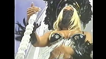 Die Hexe Joana Prado mit ihrer Muschi beim Karneval 2000 Go-Go