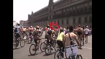 Ciclista Nu na Cidade do México 2011